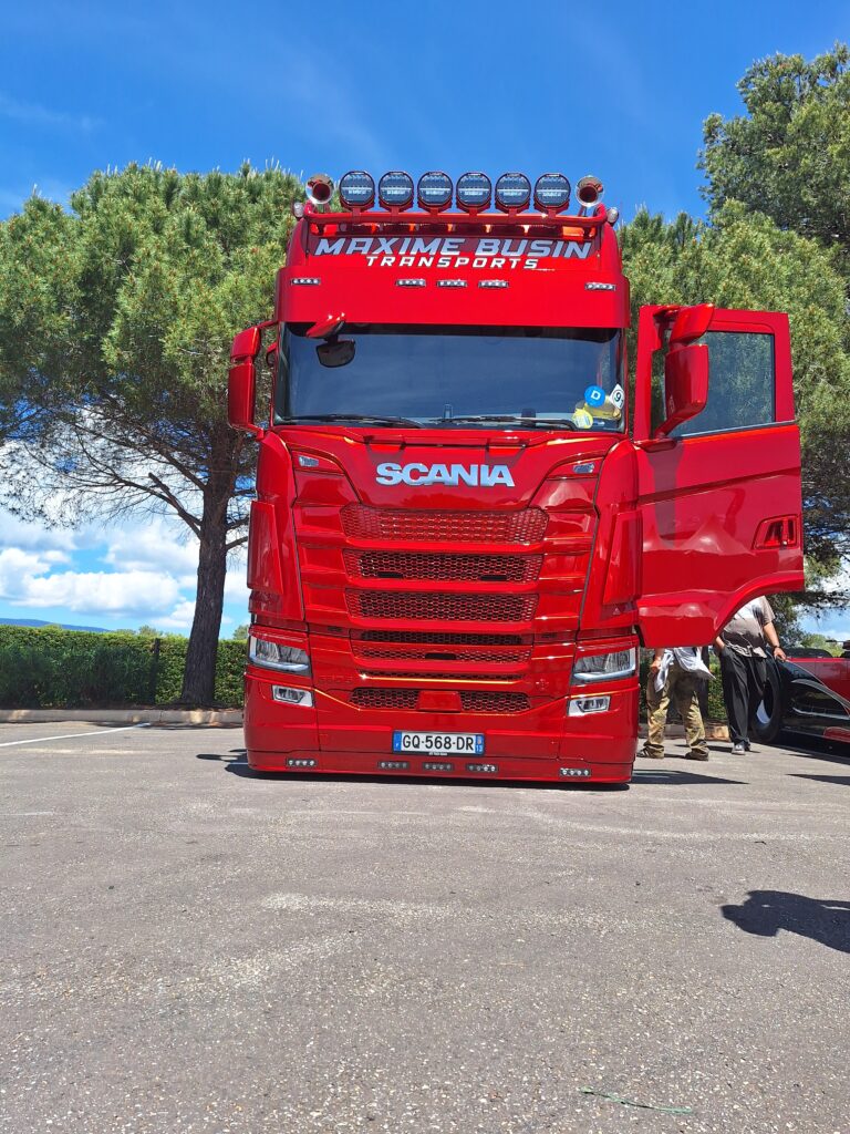 Maxime Busin Transports - Scania Rouge au Livestock Trucks Show