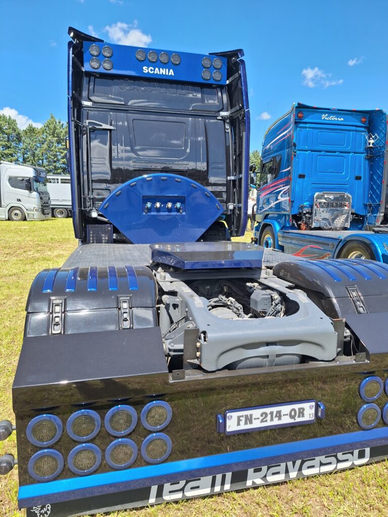 Team Ravasso - Scania bleu au Livestock Trucks Show